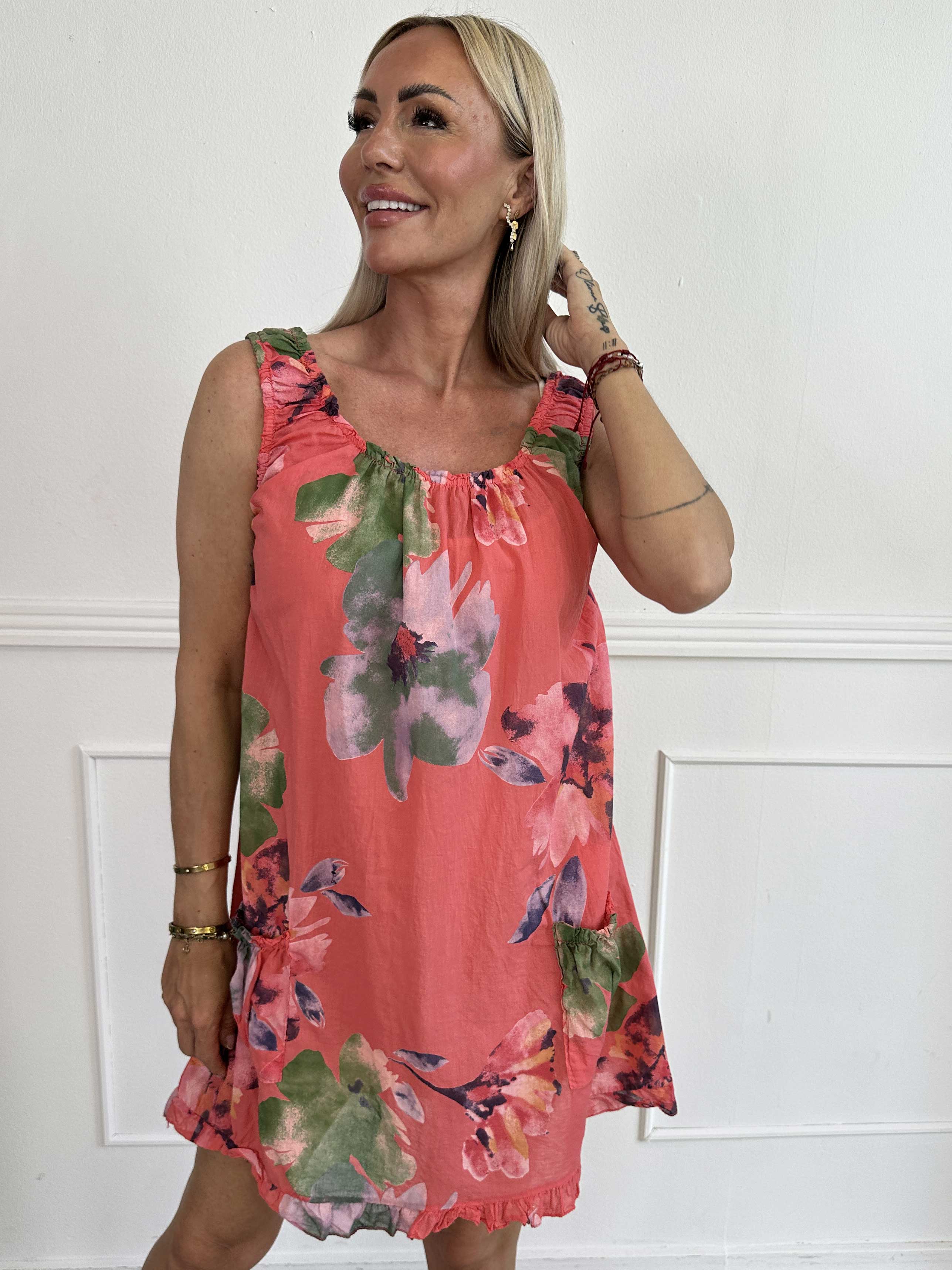 Achlys - Let og luftig tunikakjole med blomsterprint